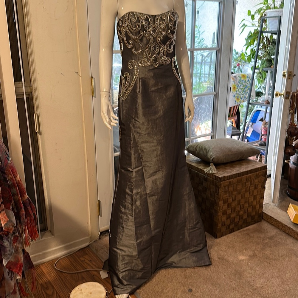 Stunning Jovanni Gown sz 6